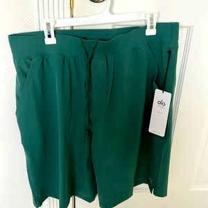 ALO YOGA  9’’ Repetition Short